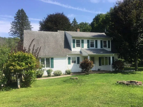 183 State Farm Rd, Voorheesville, NY 12186