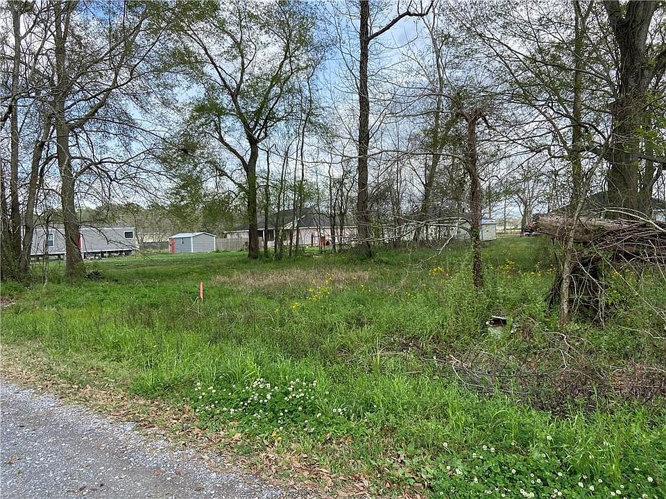 2nd image of 149 Blueberry Hill Ln