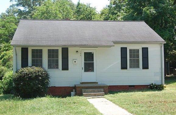 1st image of 104 N Summit St