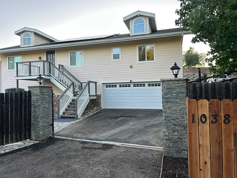 1038 Collado Ln — Photo 1