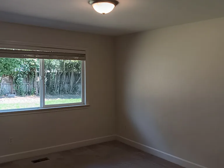 2024 Clydesdale Way — Photo 7