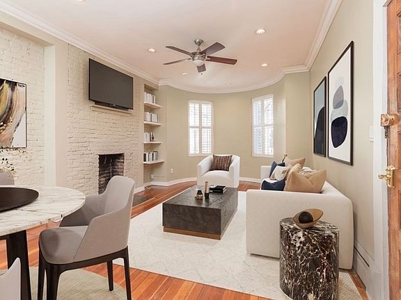 2nd image of 922 Beacon St APT 23C