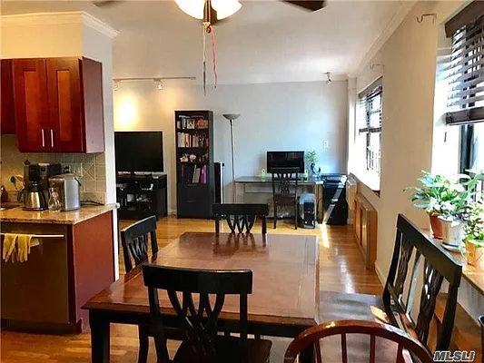 Sold by E Realty International Corp | media 10