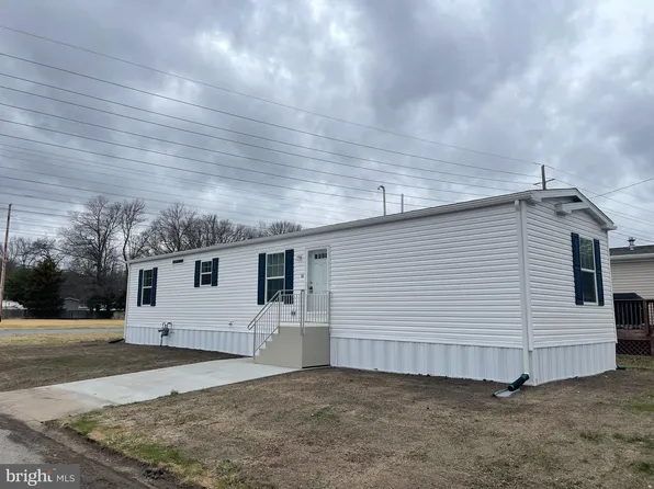 50 Pennington Dr, Pennsville, NJ 08070