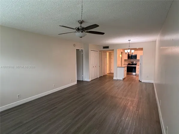 301 Racquet Club Rd, Fort Lauderdale, FL