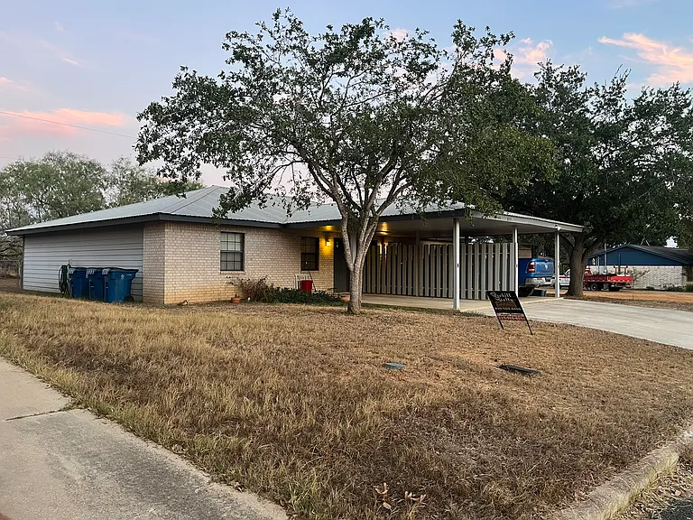 821 Nancy Ln #A — Photo 35