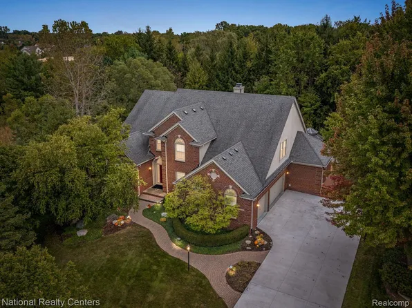 21178 Prestwick, Farmington Hills, MI 48335