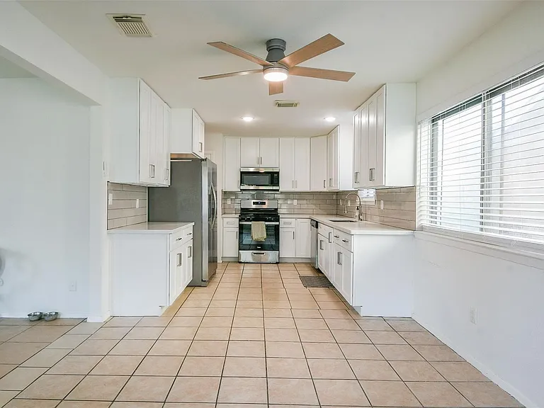 5635 Greenhill Forest Dr — Photo 13
