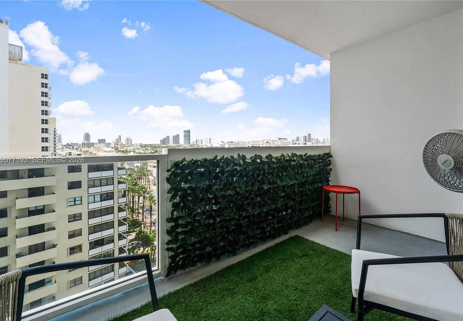 The Decoplage Condo — Photo 4