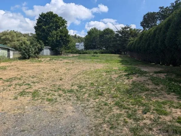 180 Coulter St, Dunlo, PA 15930