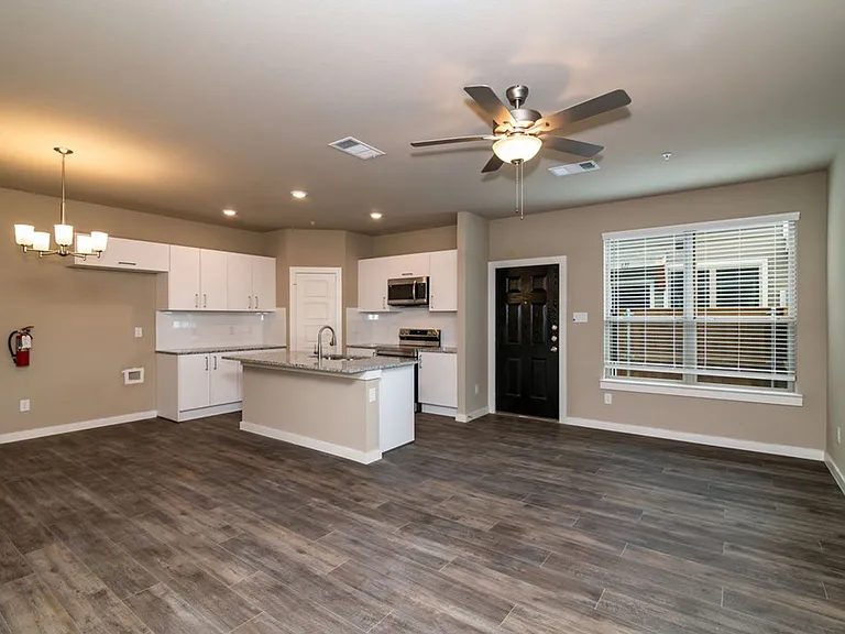 605 Harvest Moon Dr — Photo 3