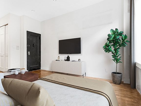 4th image of 210 W 80th St #3E