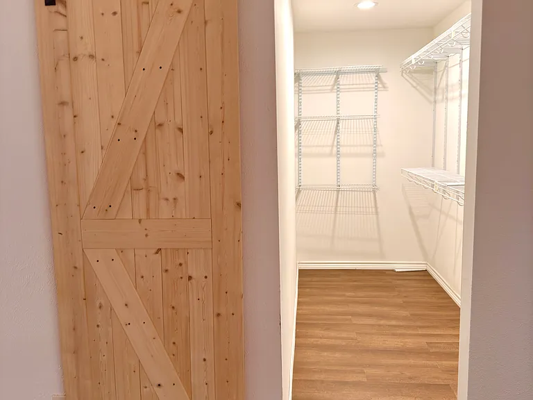 514 Sheffield Dr — Photo 7