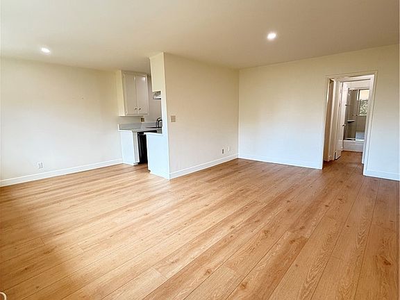 3rd image of 1651 Golden Gate Ave APT 2