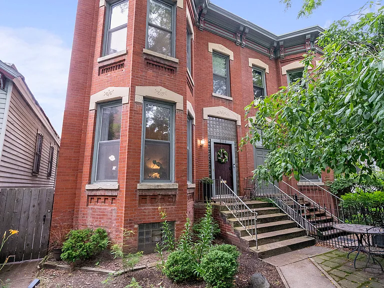 2110 N Dayton St — Photo 28