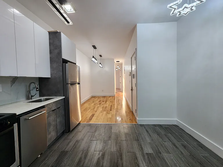 640 Kosciuszko St #2L — Photo 9