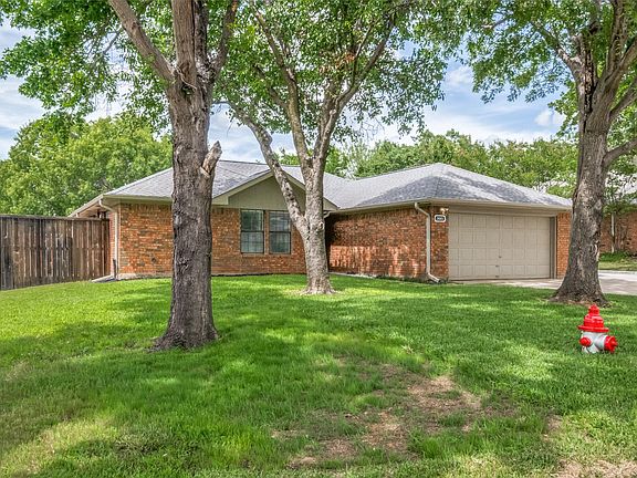3rd image of 3661 Fairview Dr