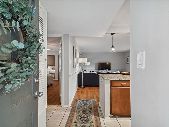 5th image of 2401 W Morrison Ave #218