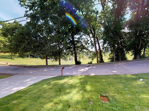 4th image of 2133 11th Ave N