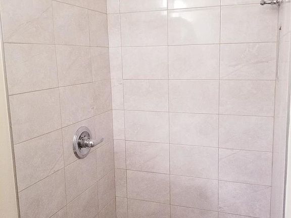 5th image of 3213 47th St