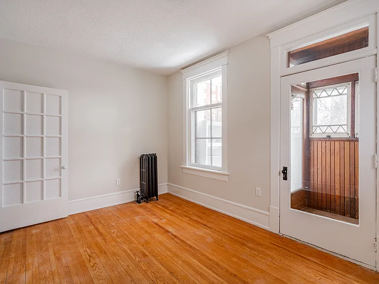 120 Wurtemburg St — Photo 22