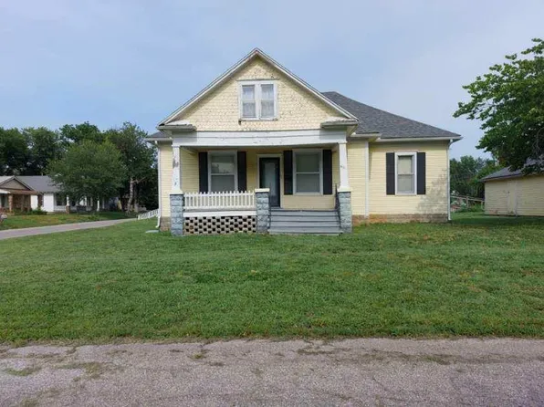 621 N 17th St, Parsons, KS 67357