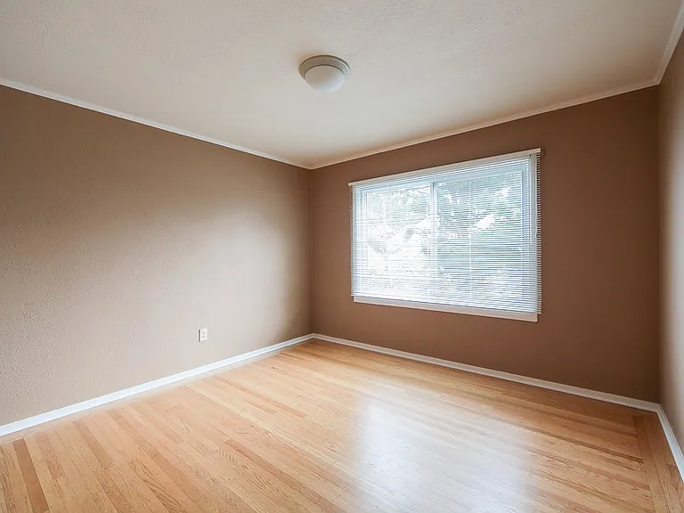 44 Ashton Ave — Photo 11