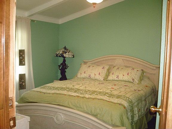5th image of 91 Scotchpine Dr