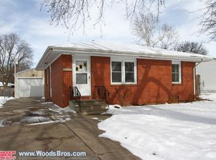 5000 Sherwood Dr, Lincoln, NE 68504