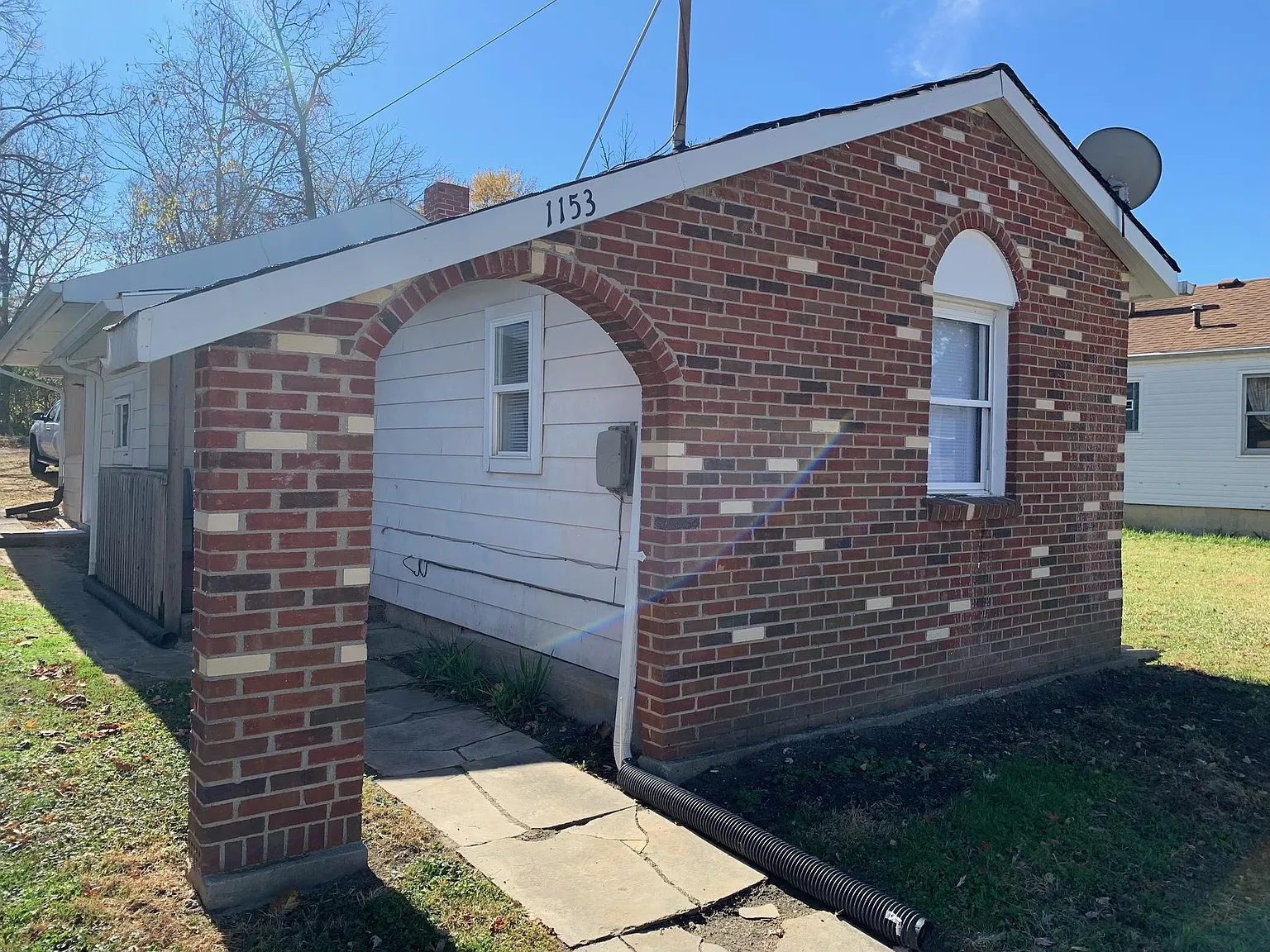 1153 Hunt Ave — Photo 2
