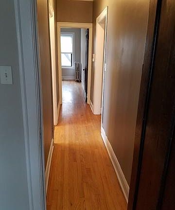 5th image of 2111 W Argyle St #1
