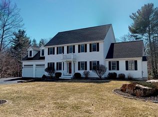 14 Sparrow Ln, York, ME 03909