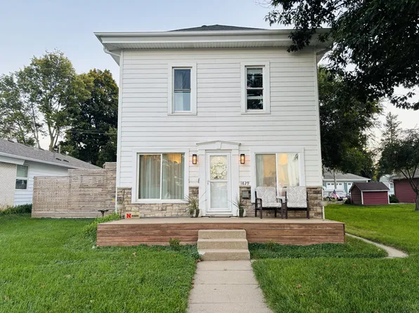 1829 Lincoln St, Blair, NE 68008