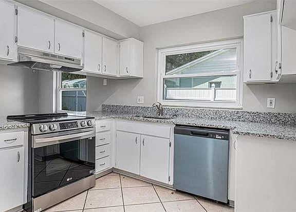 3rd image of 406 Silver Hill Dr