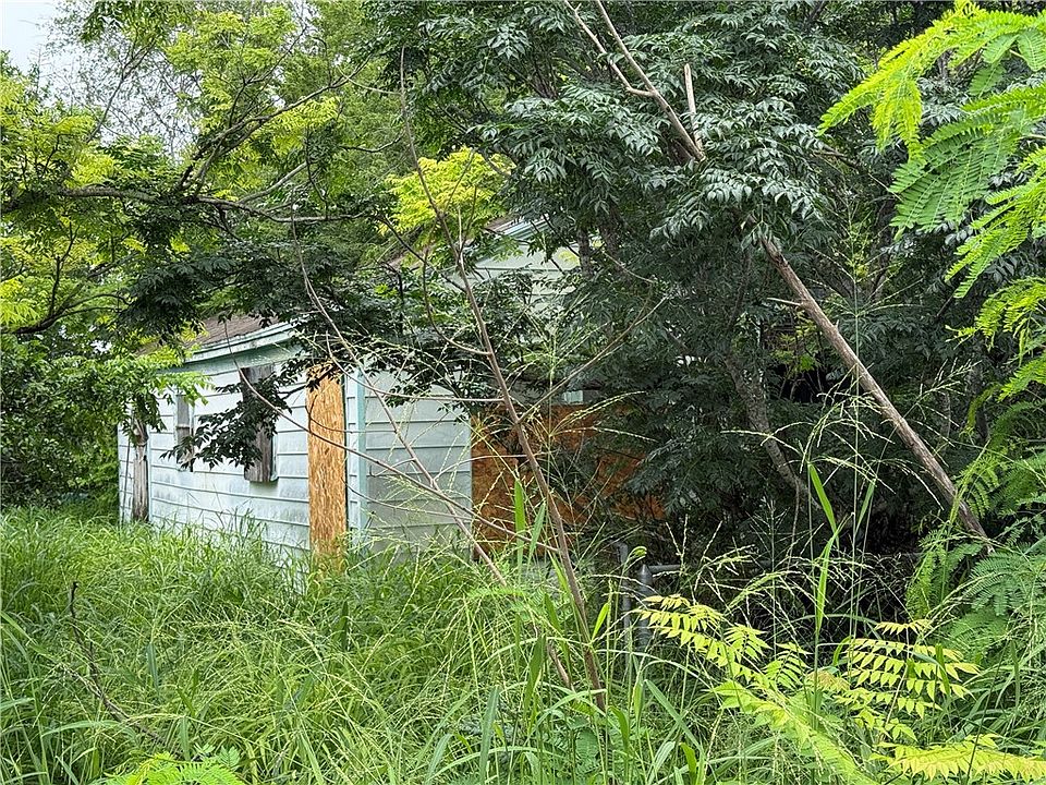2nd image of 1315 Ruben Chavez Rd