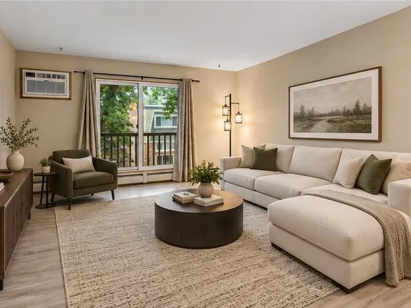 7414 W 22nd St APT 302, St Louis Park, MN 55426