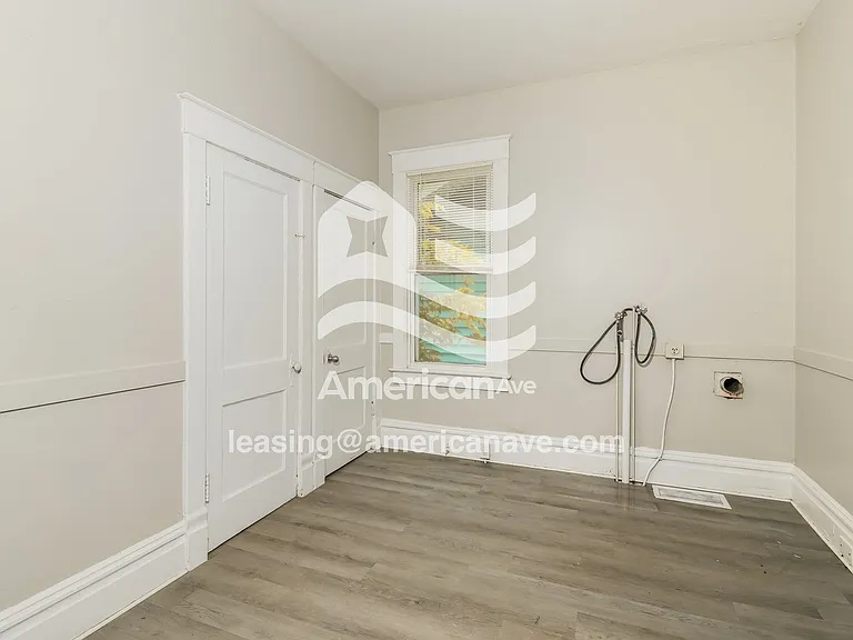 1610235_013_laundry_room_14.jpg