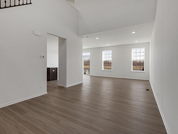 3rd image of 1761 Kraft Ave