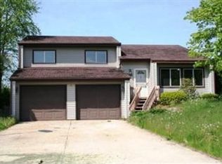 2551 Sunswept Cir, Valparaiso, IN 46383