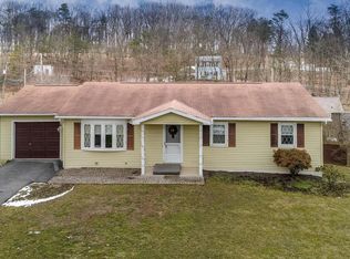 709 Rolling Green Dr, Selinsgrove, PA 17870
