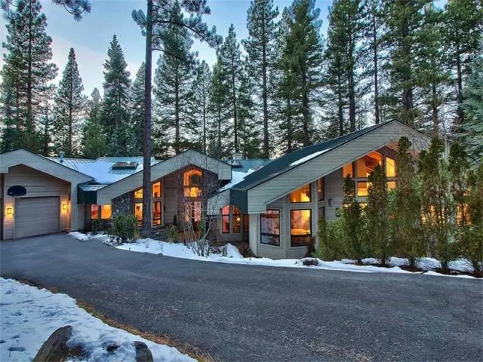 235 Estates Dr photo 1