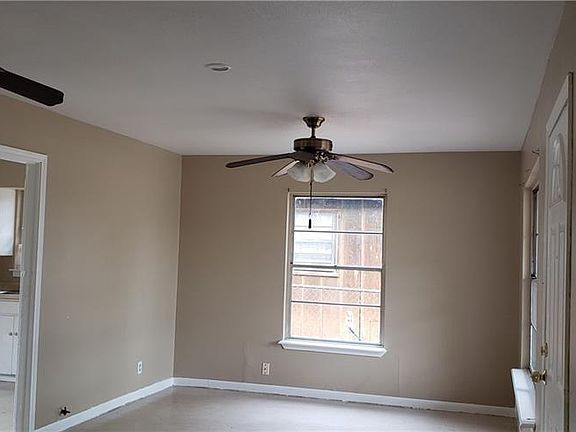 5th image of 4521 Carroll Ln #1