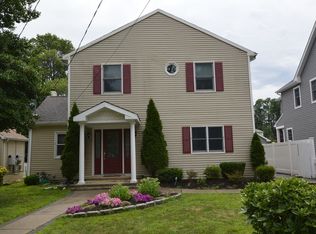 96 Hendrickson Pl, Fair Haven, NJ 07704