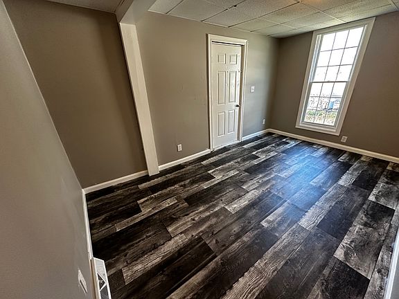 5th image of 207 E Smith St