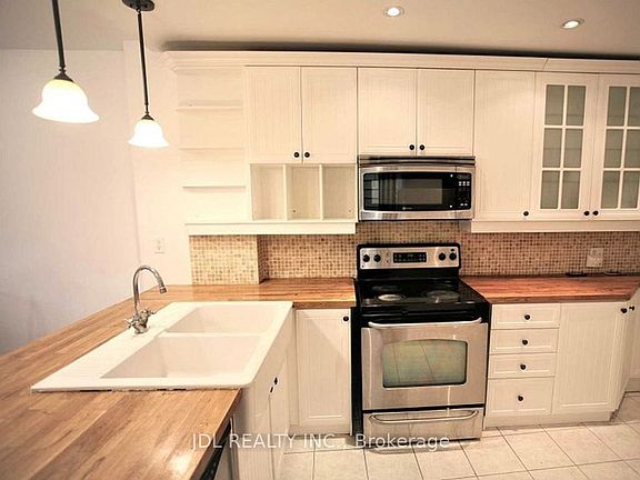 2nd image of 298 Robert St
