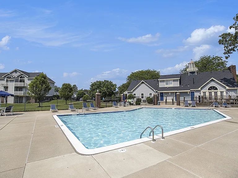 Pine Knoll Apartments — Photo 44