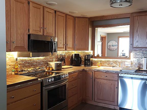 3rd image of 2418 N East Dr
