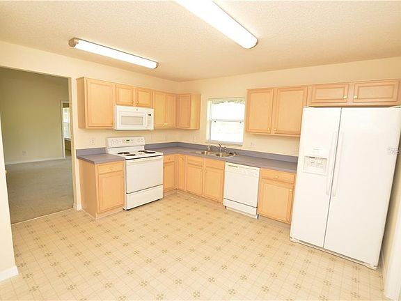 3rd image of 1382 Laurel Hill Dr
