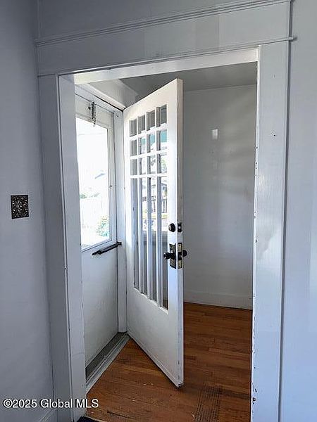 4th image of 1321 Richard Street