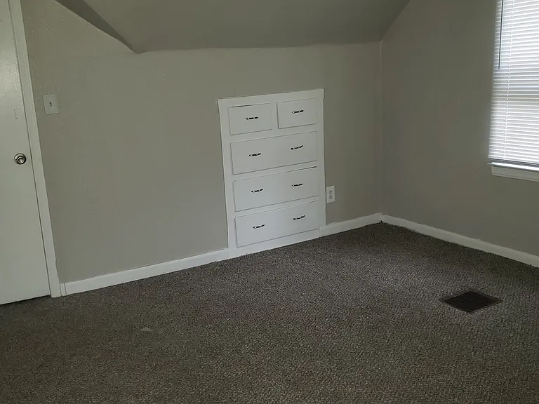 5077 Berkshire St — Photo 13